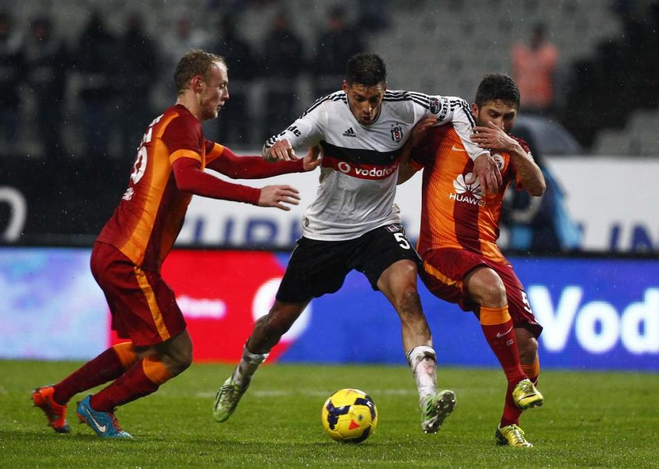 Футболисты Галатасарай Турция. Galatasaray Besiktas.